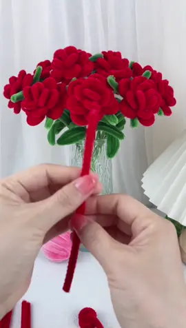 Làm một bình hoa hồng để bàn nha cả nhà #yeuhandmade89 #kemnhungloaixin #LearnOnTikTok #kemnhunghandmade #kemnhungloai1 #kemnhungloaidep #foryoupage #foryou #kemnhunglamhoa 