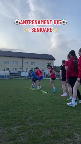 Go girls‼️💅🏻✨#football #footballgirl #Soccer #soccertok #footballplayer #training #footballtraining #fy 