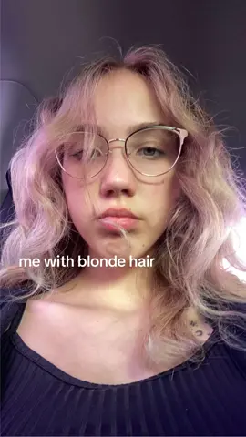 #greenscreen #creatorsearchinsights #egirl #fypシ #fyp #brunette #blonde #glasses #hair #trending 