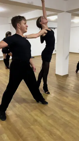 Rumba 🤩  #ballroom #ballroomdance #ballroomdancers #dance #dancers #rumba #impetus #impetusdancestudio #latino #latin #danssportiv #cursuridedans #cursuridedansbucuresti #cursuridedanspentrucopii #workinprogress #work @Radu Alina Andreea @Strelnyk Dimitri @BloomArt 