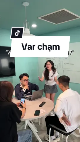 Nhỏ account hay chêm chêm tiếng anh vô hoài z ta? #haihuoc #genz #officelife #justforfun #agency 