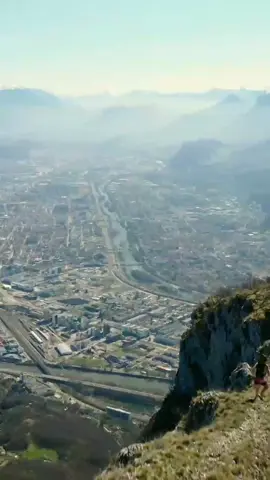 #comunidadtrail #correrpormontaña #trailrunning #trailrunnerlife #trailcommunity #ultratrailrunner #mountainlife #Outdoors #community_mountainaddict #trail #hikingtrail #mountainlovers #trailrunner #trailrunningaddicts 