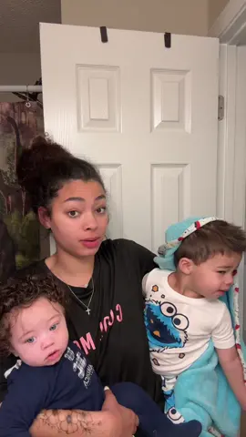 @Robbie⚡️ the way I kept mixing up problem and solution 😂😂#momtok #boymom #fyp #twoundertwo  #mamachass #sahm 