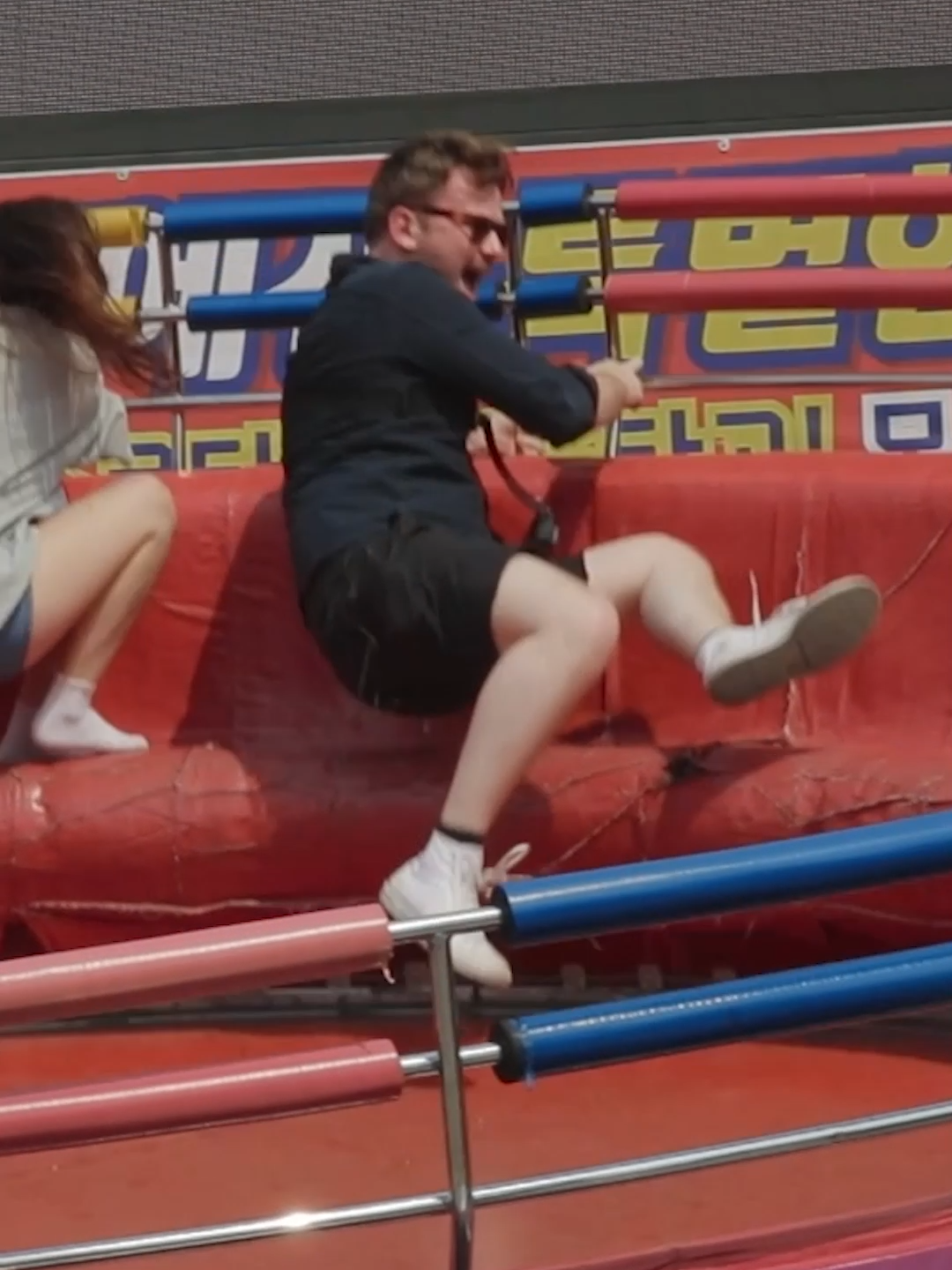 The MOST Violent Theme Park Ride! #themepark #korea #visitkorea #britstry #discopangpang
