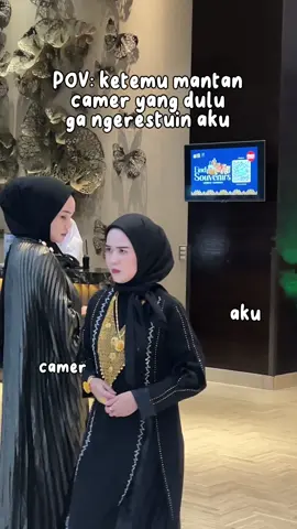 Harus sombong kalo tetiba ketemu camer yg dulu nolak kamu karna kamu misqin