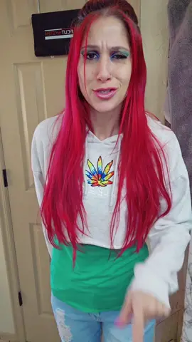 It's Thursday! The day that gets in the way of Friday! Let's make someone smile today ☺️ 