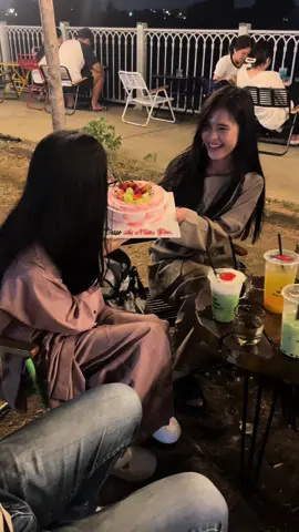 Cảm ơn những người bạn đã yêu thương tuiii ❤️ Cảm thấy mình thật may mắn khi nhận được quá nhiều tình cảm từ mọi người 🥰 Mãi yêuuu 🫶🏻🫶🏻🫶🏻 26/03/2024 #myfriends #happybirthday #birthdaygirl  #saigon #fypシ 