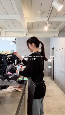 work day mini vlog ☕️ #asmr #asmrmorningroutine #morningroutine #aesthetic #cleangirl #cleangirlaesthetic #cafevlog #waiter #vegancafe #kyotocafe #cafeplanet #カフェプラネット #ヴィーガンカフェ #京都カフェ 