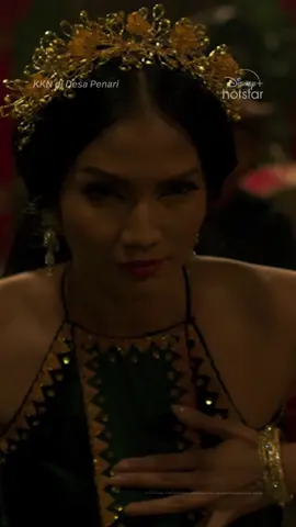 Kalo ada Badarawuhi-nya, bisa dipastikan itu bukan pesta biasa. 🫣 #KKNDiDesaPenari #DisneyPlusHotstarID #TikTokTainment