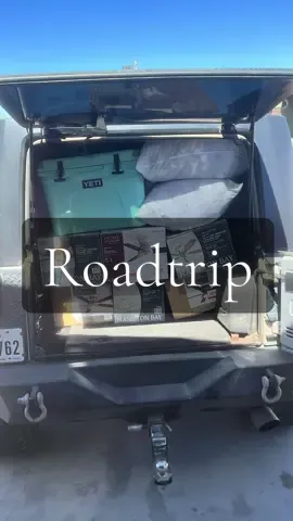 Fugaaaa 🚗 Anybody have Semana Santa plans?  Guess where we’re going 😅  #semanasanta #findesemana #pascua #vacation #vacaciones #vacationmode #easter #viaje #viajes #familytime #familia #packing #pack #roadtrip #road #fuga 