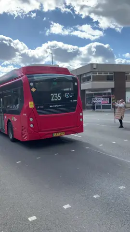 Traffic lights go out n no traffic, again, funny that 👀💪🏴󠁧󠁢󠁥󠁮󠁧󠁿 #ulez #ulezexpansion #bladerunners #news #funny 