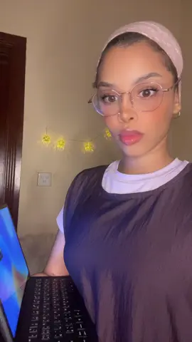 #رؤى_محمد_نعيم #مشاهير_تيك_توك #بدريه_طلبه 😂😂😂😂😂انجليزى الحياه😃