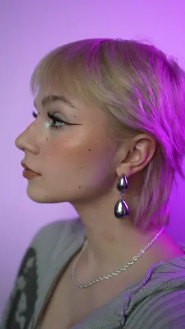 Kolekcja BellxGenzie dostępna już w Biedronkach 🤍🤍 A wy testowaliście już te kosmetyki? Który jest waszym ulunionym?  @Bell Cosmetics #reklama  Produkty użyte do makijazu: contour palette freckle pen  liquid eyeliner 02 glitter loose pigment volume mascara color lipstick 02