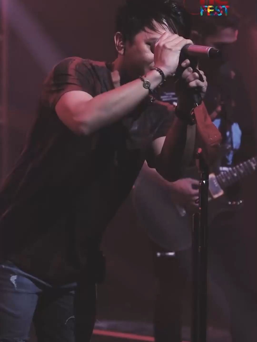 Menemaniku NOAH live at One Fest 2021 #noah #noahband #peterpan #peterpanband #arielnoah #video #reels #konserband #konsernoah #indonesia #music #musik #musikindonesia #band #menemaniku #shorts #fyp #vertical