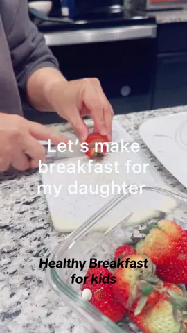 Breakfast idea for kids. healthy breakfast idea breakfast idea healthy desserts protein breakfast healthy dinner #breakfastsandwich #5minutesandwich #quickrecipe #simplebreskfast #healthy #FoodTok