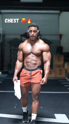 CHEST 🥵🔥 - meal plans 🥬 & coaching (in my bio) save 📌 