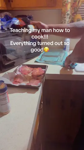 Pasta, steak, garlic bread!!#fyyyyyyyyyyyyyyyyyyy #Teachingmymanhowtocook😋😋😋  #fypシ #viral 
