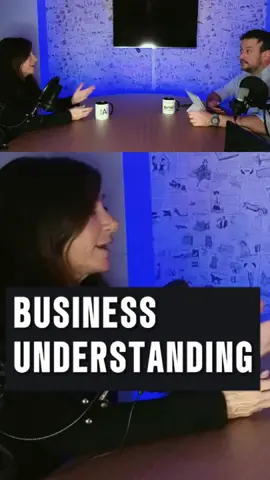 🤯 ¿Esto te frena de centrarte en el negocio? ⚠️ En este fragmento de mi conversación con Vanesa, me hizo tocar un punto del que voy a hablar en mis siguientes publicaciones. (Así que sigue mi perfil 👍🏻 para aprender más  de esto)  En la metodología CRISP DM, el entendimiento de negocio es la primera fase y la clave para desarrollar un buen proyecto de data mining.  El tema es el siguiente: En mis primeros años de trabajo, cuando empecé a trabajar programando, para negocio, haciendo excels farragosos, etls complicadas con código …  ME VEÍA CON GRANDES DESVIACIONES DE TIEMPOS POR LA PARTE TÉCNICA. Y una vez superada esa parte, cuando domine tecnologías de programación, a niveles que nunca imaginé… se me hizo mucho mas fácil centrarme en el negocio y en entender mejor, hasta el nivel de aportar no solo en programación, sino en el proceso, dando más valor aún.  #bigdata #inteligenciaartificial #procesos #gap #negocio #excel #powerbi #rstudio 