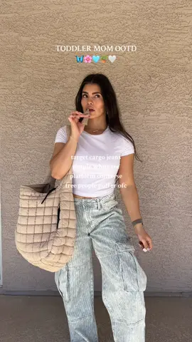 Simple mom OOTD! 🦋🫶🏼 queen of cute but make it comfy looks lol ✨ influenced by my girl @Kayla Fisher with these Target cargo jeans are you kidding me!! So good! #OOTD #momootd #momfashion #cuteoutfits #toddlermom #MomsofTikTok #cargopants #momoutfit #coolmomoutfit #momoutfitinspo #momoutfitideas 