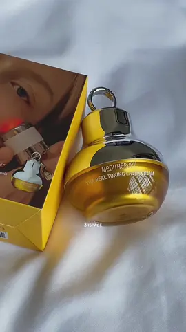 All-in-one cream with LED Device 🧑‍🍳💋 #meditherapy #skincaredevice #darkspottreatment 