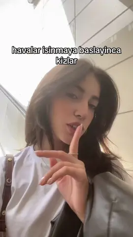 ne zmn sort crop giyiyoruz