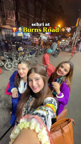 Burns Road sehri run! #fyp #foryou #streetfood #foryourpage #pakistanifood #sehri @Neha Yusuf @Mahnoor Mirza 