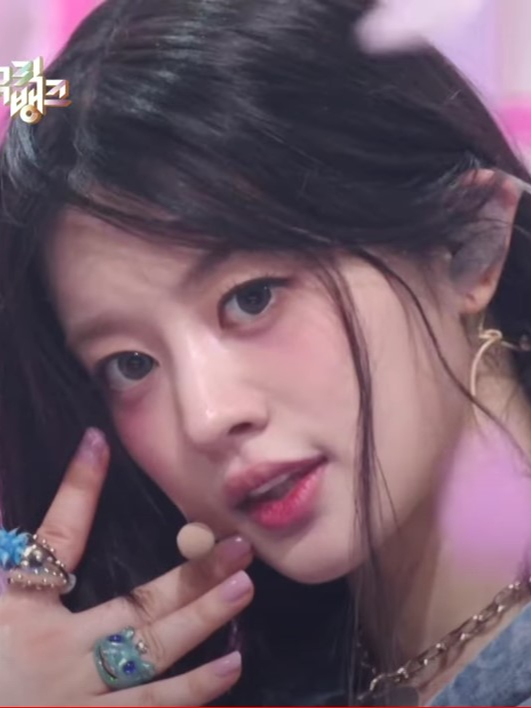 ILLIT - Magnetic (Live Stage³) #ILLIT #MAGNETIC #KPOP #PARATI #FORYOU #YUNAH #IROHA #MOKA #WONHEE #MINJU