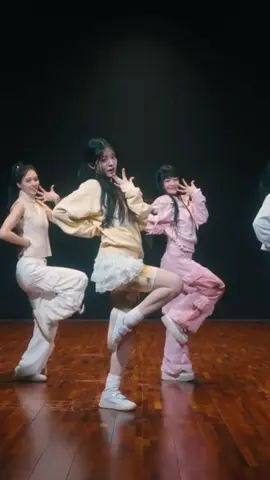 ILLIT Magnetic Last Chorus Mirror Dance #illit #magnetic #hype #dance #mirror 