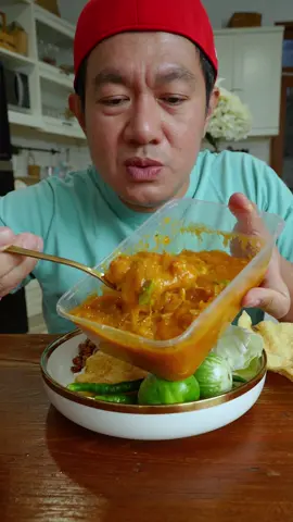 #BikinNgiler Tempoyak!! Baru aja dapat kiriman dari Ibu tercinta, berbagai macam durian, lempok (dodok duren), buah duren, tempoyak (sambel duren), dan Tempoyak goreng. Mungkin bagi beberapa orang aneh ya, duren digoreng dijadiin sambel, tapi di tempat gw banyak masakan yang menggunakan duren lho… dan itu enak banget ❤️. Jadi pengen balek dusun…. #kulinertiktok #kulinernusantara #kuliner #kulinerIndonesia #menuberbuka #bukapuasa 