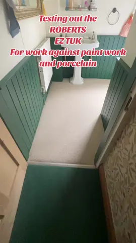 @Roberts Consolidated EZ TUK for work against paint and porcelains 👌🏻 #flooring #pov #trusttheprocess💯 #satisfying #carpetguy #trusttheprocess #toolsofthetrade 