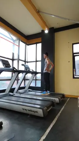pemanasan dulu #tredmil #gym #fitnes #workout #cardio #fyp #jakarta 