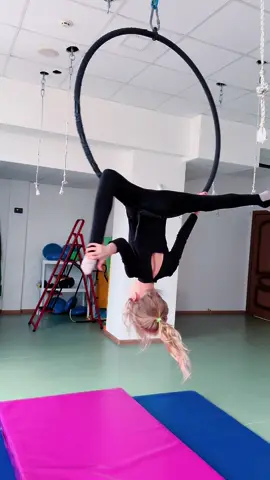 #повітрянаакробатика #aerielhoop 