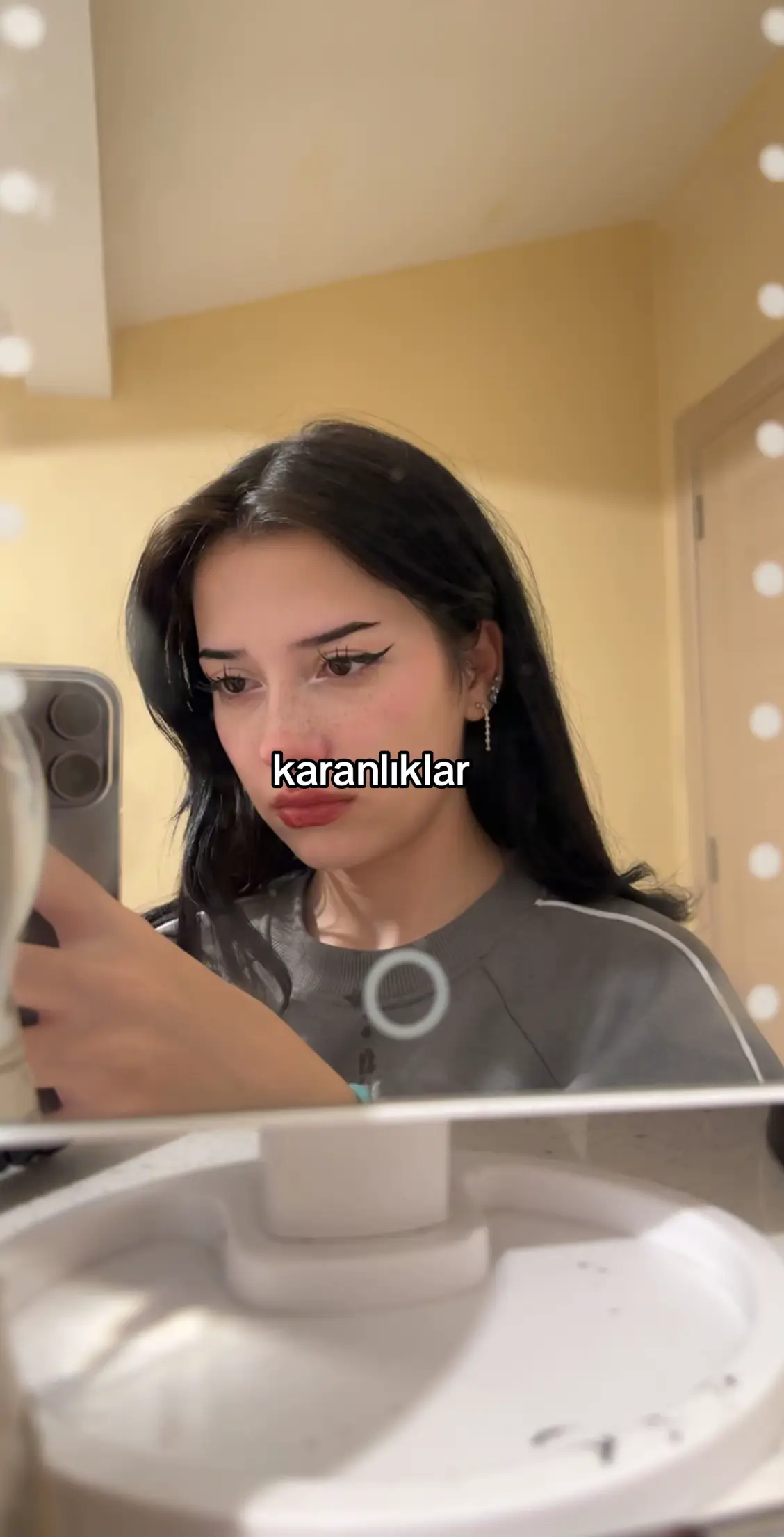 otistik gülüsü yapmisim