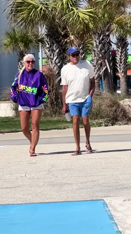 It’s not just a surf style, it’s a lifestyle 🤙 #surfstyle #classics #classicstyle #gulfshores #couplegoals #springbreak 