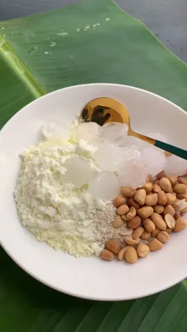 #creatorsearchinsights  This how we all drink garri when Sapa gets hold of Us yea?!!😂 #fyp #viral #starsnstripesfoods #garri #explore #fypシ 