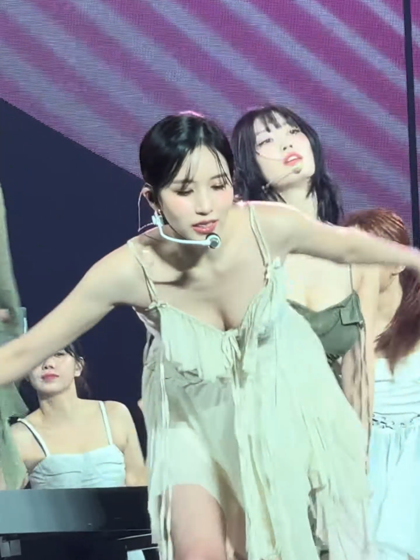 #twice #twicelasvegas #minatwice #twicemina #twicefancy #minafancam #fyp #kpop