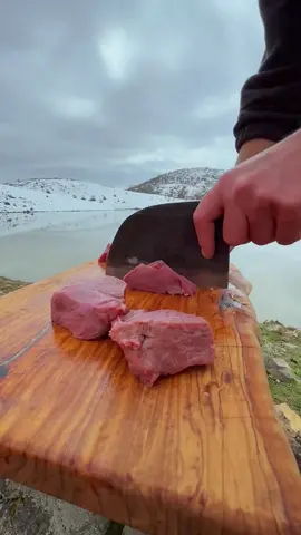A delicious dish from pureed chestnuts, a work week has passed and this is my best time, I will prepare a delicious dish and enjoy the taste of this fresh air ❄️🏔🌲🌴 #cookingasmr #outdoorcooking #leon 