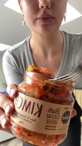 Excuse me for my lack of knowledge on Kimchi all i know is that it makes every meal 100x better and I will be buying it for the rest of my life😌 #kimchi #eatwithme 