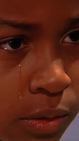 Maria Joaquina amassa foto de Cirilo e o humilha #fotodecirilo #mariajoaquinaamassafotodecirilo #mariajoaquinahumilhacirilo #cirilodafotoparamariajoaquina #cirilochorando #mariajoaquinaecirilo #carrossel #carrosseledit 