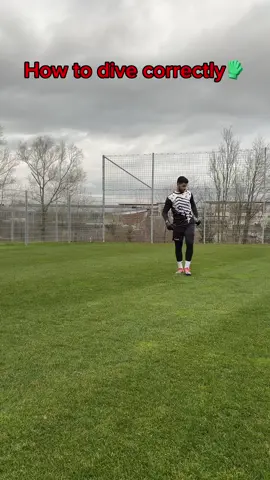 Follow for more🧤 #goalkeeper #keeper #goalie #gk #training #torwart #viral #football #Soccer #fussball #fy #fyp #fypシ #foryou #foryoupage #contentcreator #content #gktraining #goalkeepertraining @Catch & Keep 