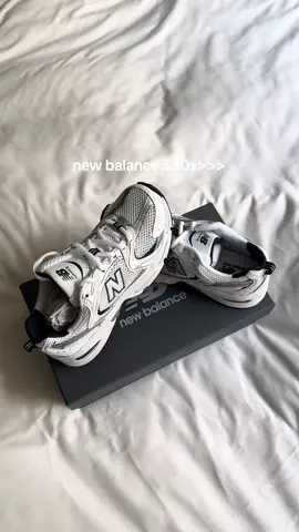 finally caved and in love😍😍 #newbalance #newbalanceshoes #newbalance530 #newbalance530s #newbalancesneakers #sneakergame #shoegame 