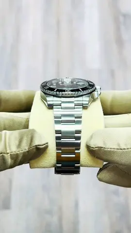 Rolex Submariner Date Watch. 41 mm, Black Dial, Rotatable black bezel Oystersteel Stainless Steel Case, Oystersteel Stainless Steel Oyster Bracelet, Scratch Resistant Sapphire Crystal, Men’s Luxury Watch.  PRE OWNED, COMPLETE SET Model : # 116610LN Price: $12,350 . . . #rolex #submariner #41mm #blackdial #blackbezel #rotatablebezel #stainless #stainless_steel #oystersteel #bracelet #nyc #miami #chicago #florida #watchcollector #rolexcollector #watchfam #rolexfam #watchgange #rolexgang 