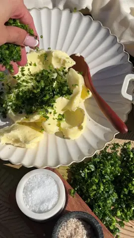 it’s the simple things🫶🏽 #EasyRecipe #homecooking #butter #fypシ #fromscratch #mealprep 