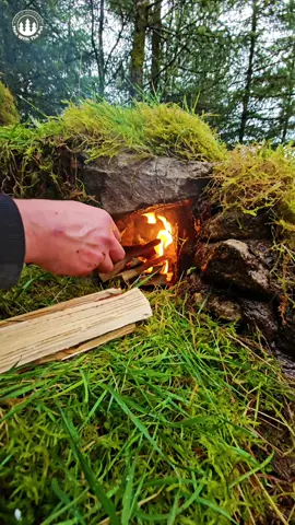 Hobbit Vibes😁 What should we smoke? #fyp #menwiththepot #asmr #hobbit #smoker #forest 