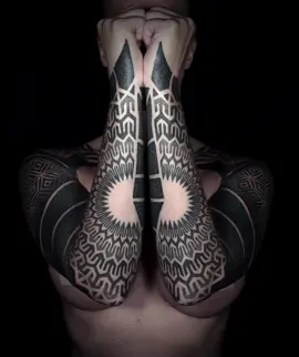 Arms and back tattoo by BLACK SYMMETRY #blacksymmetrytattoo #blacksymmetry #tattooartist #tattooart #tattoo #geometry #art 