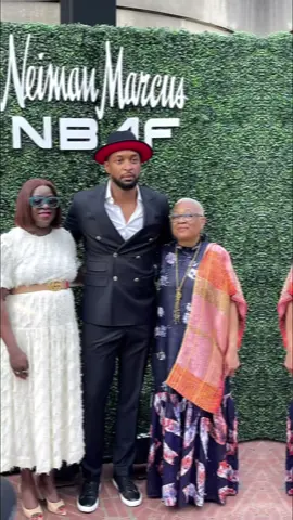 This past Wednesday March 27th I had the pleasure of attending an exquisite evening filled with elegance, glamour, fashion, and stunning visuals at the National Black Arts Festival (NBAF), where we celebrated the remarkable talents of hat designer James Keith and visual artist Marilyn Nance. Additionally, guests were treated to an exclusive preview of the latest spring collections provided by Neiman Marcus. #head2toemag #TikTokFashion #fineart #fyp 