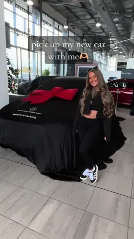 new car day🖤who wants a tour🙈 #mercedes #newcar #newcarday 