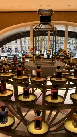Since 1828, the history of Maison Guerlain has been punctuated by major creations, which have left their mark and spanned the ages with their contemporary and innovative spirit. Some of them remain references in contemporary beauty to this day. #guerlain #perfume #luxury #fashion #art #lvmh #creation #paris #parisfrance #champselysees #beauty #bee #creators 