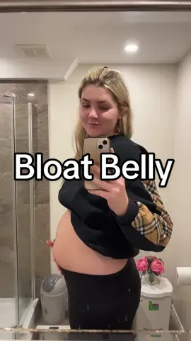 Does anyone else react to #gluten like this? I’m almost 250lbs and yet when my stomach looks flat I’m the exact same weight… doesnt make sense. #weightloss #extreme #bloating 