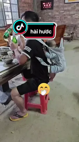 ngồi lâu khó chịu rồi nha ông già#mebimsua #mevabe #baby #xuhuong #yeucon #nuoicon #chamcon #reviewmevabe #haihuoc 